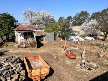 Quinta T2 para Venda em Cornes