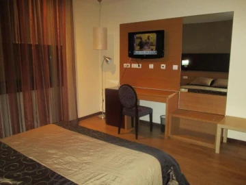 Loja para Venda em Sequeiros e Gradiz