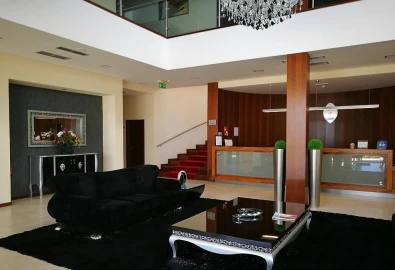 Loja para Venda em Sequeiros e Gradiz