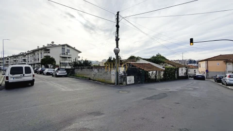 Terreno para Venda em Oliveira do Douro