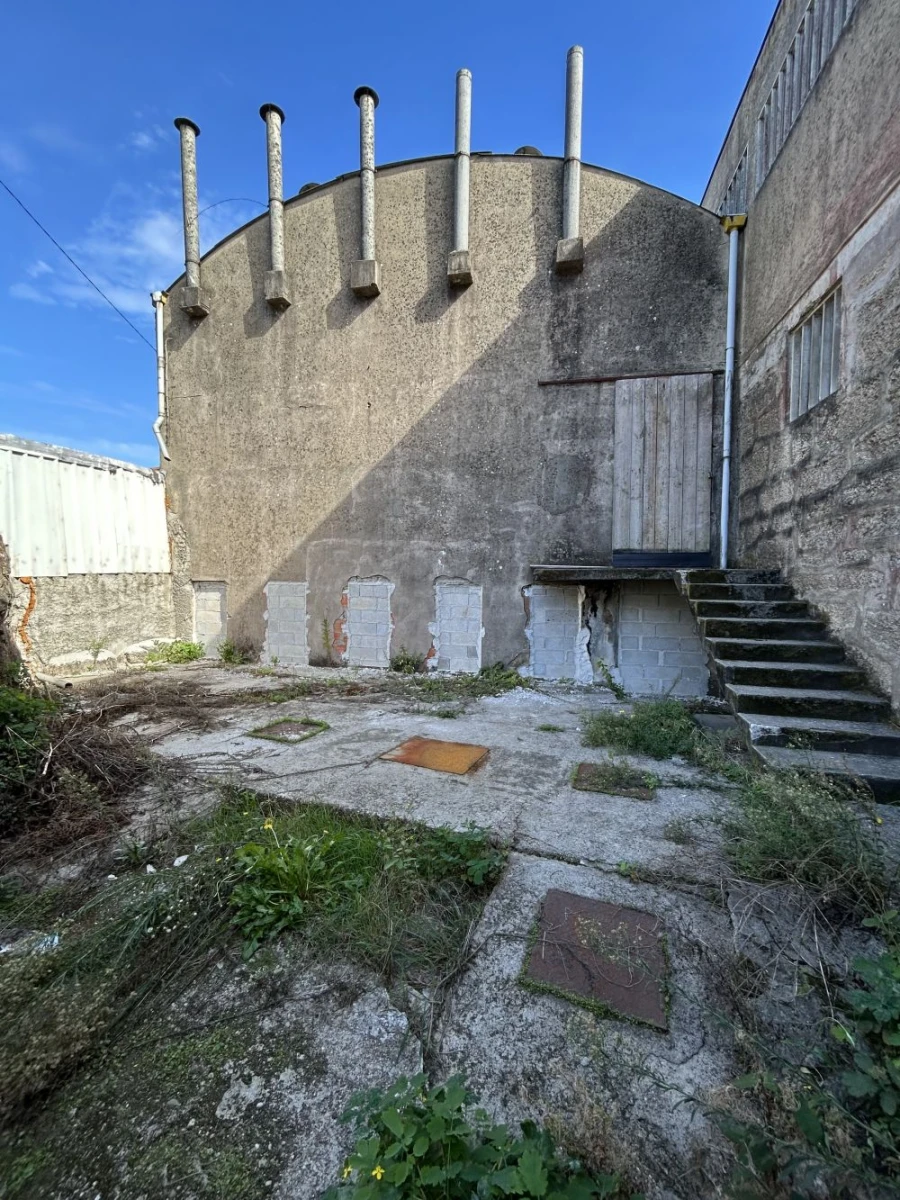 Loja para Venda em Milheiros Foto 12