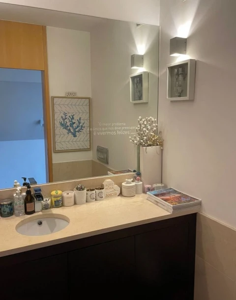 Moradia T6 para Venda em Moreira