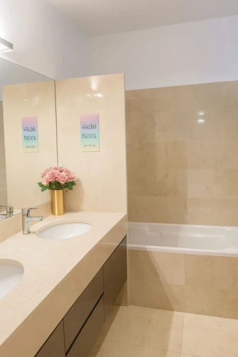 Moradia T6 para Venda em Moreira