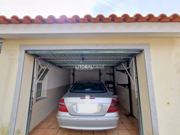 Moradia T4 para Venda em Santa Joana