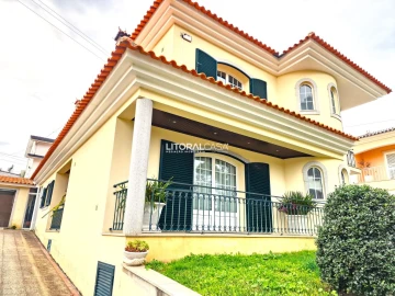 Moradia T4 para Venda em Santa Joana