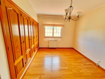 Moradia T4 para Venda em Santa Joana