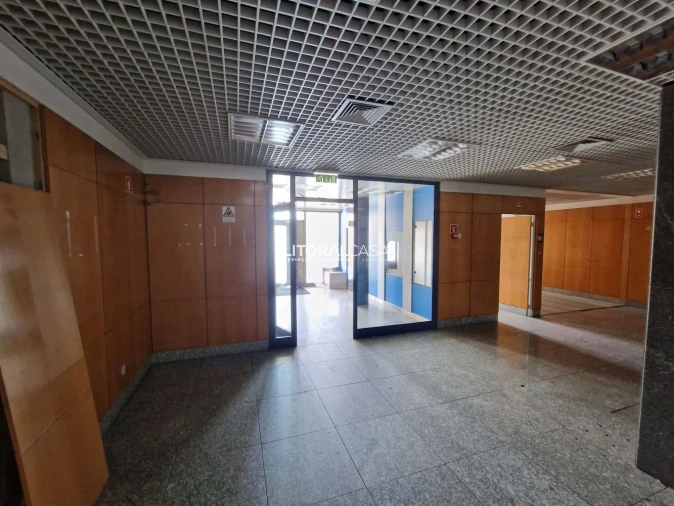 Loja para Venda em Gafanha da Nazaré Foto 4