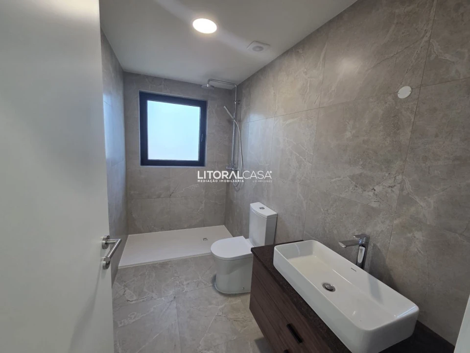 Moradia T4 para Venda em Aradas Foto 19