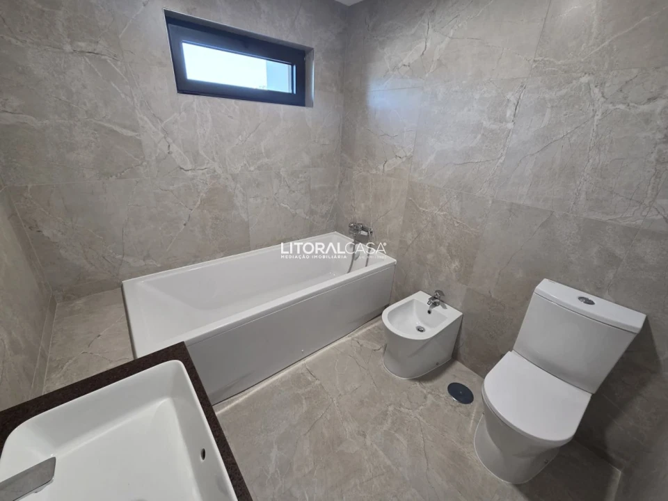 Moradia T4 para Venda em Aradas Foto 24