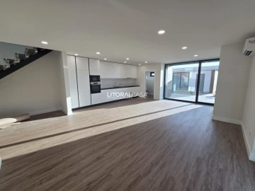 Moradia T4 para Venda em Aradas