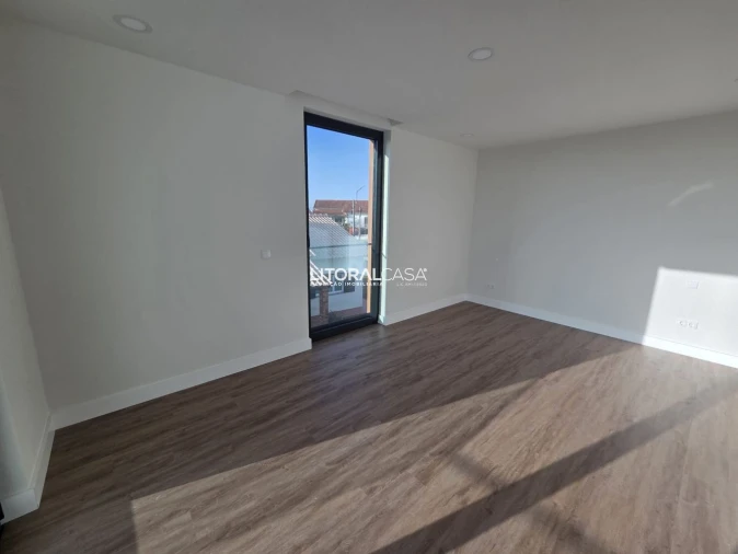 Moradia T4 para Venda em Aradas Foto 20