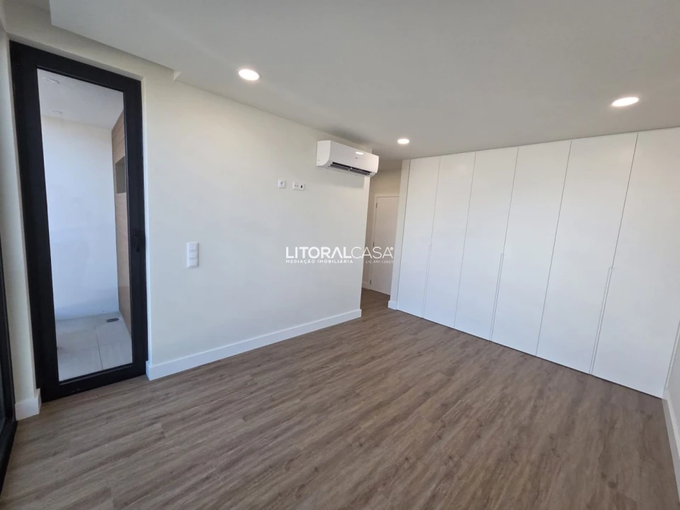 Moradia T4 para Venda em Aradas Foto 22