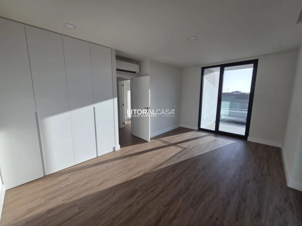 Moradia T4 para Venda em Aradas Foto 18