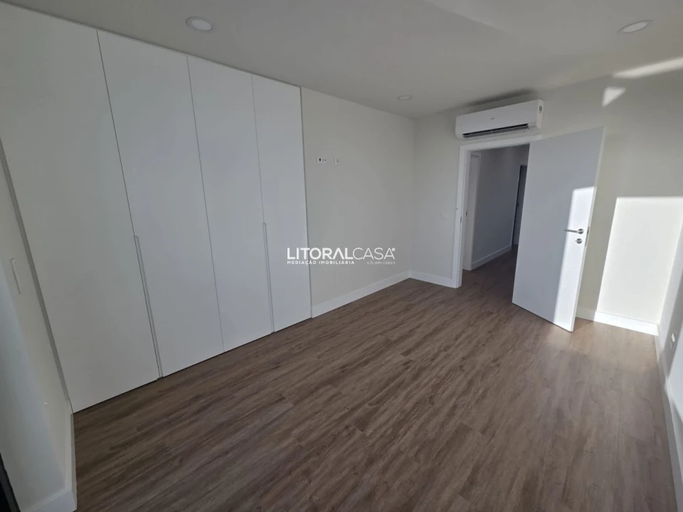 Moradia T4 para Venda em Aradas Foto 16