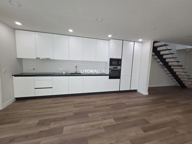 Moradia T4 para Venda em Aradas Foto 7