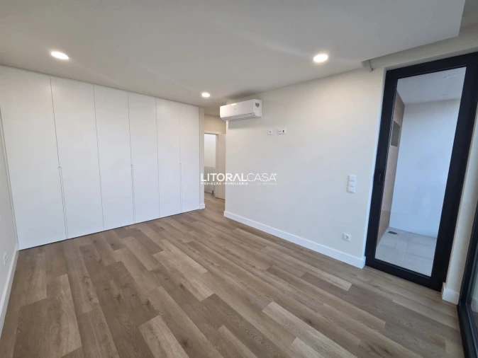 Moradia T4 para Venda em Aradas Foto 23