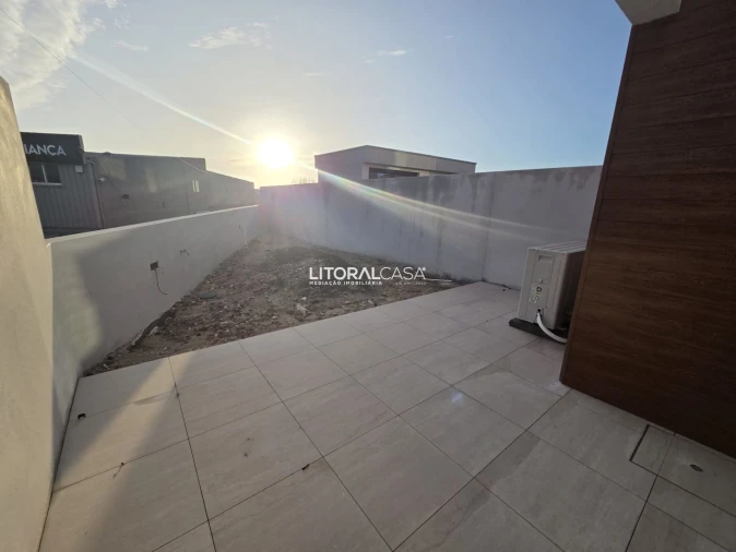 Moradia T4 para Venda em Aradas Foto 5