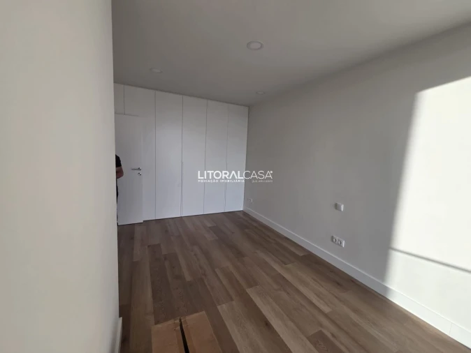 Moradia T4 para Venda em Aradas Foto 17