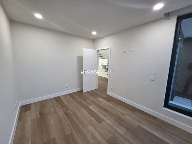 Moradia T4 para Venda em Aradas Foto 14