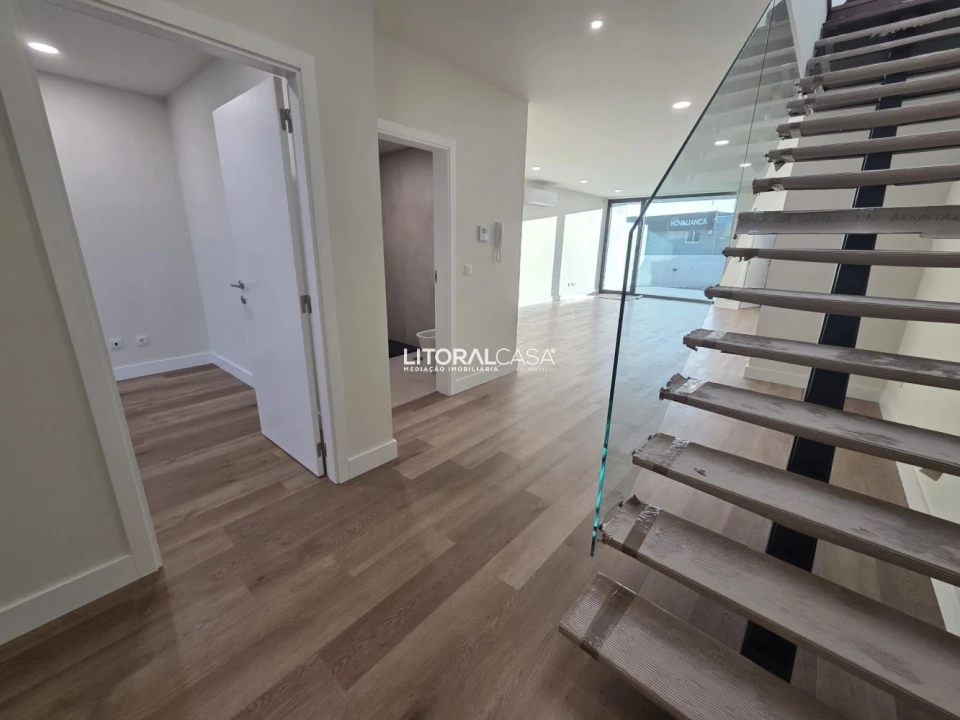 Moradia T4 para Venda em Aradas Foto 12