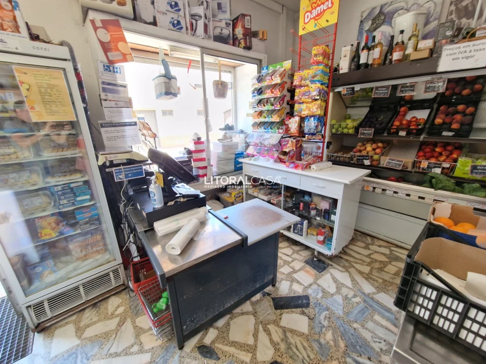 Loja para Trespasse em Canelas e Fermelã Foto 2