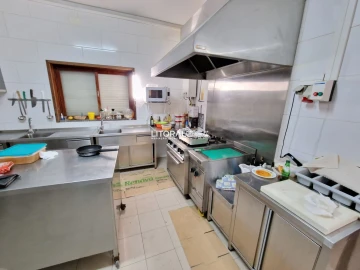 Loja para Trespasse em Canelas e Fermelã