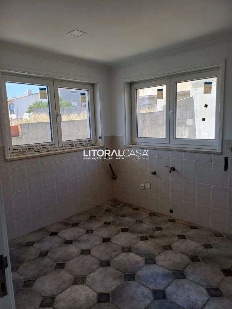 Moradia T4 para Venda em Cacia Foto 10