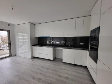 Apartamento T3 para Venda em Glória e Vera Cruz