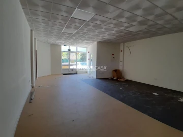 Loja para Venda em Oiã