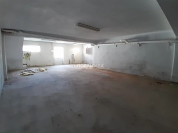 Loja para Venda em Oiã