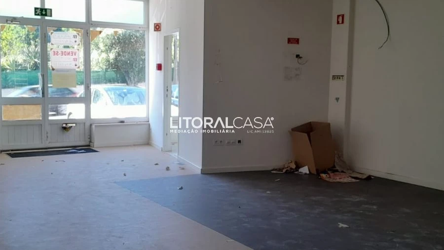 Loja para Venda em Oiã