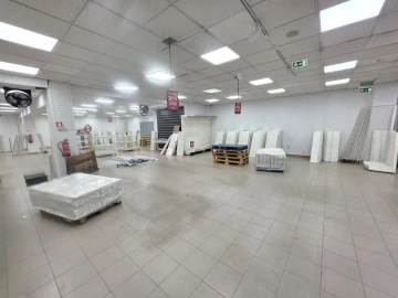 Loja para Arrendamento em Glória e Vera Cruz