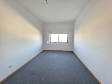 Loja para Venda em Oliveira do Bairro