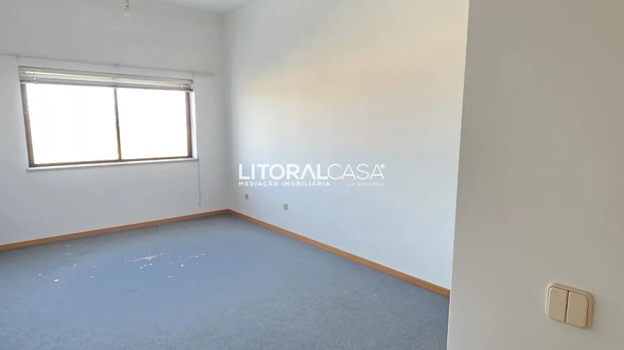 Loja para Venda em Oliveira do Bairro