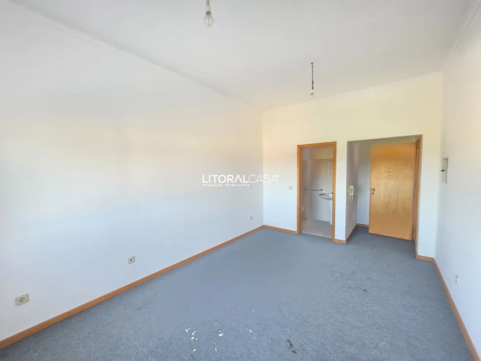 Loja para Arrendamento em Oliveira do Bairro Foto 4