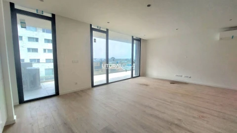 Apartamento T3 para Venda em Glória e Vera Cruz
