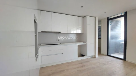 Apartamento T3 para Venda em Glória e Vera Cruz