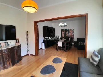 Moradia T5 para Venda em Oiã