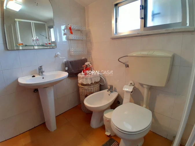 Moradia T5 para Venda em Oiã Foto 22