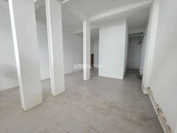Loja para Arrendamento em Esgueira