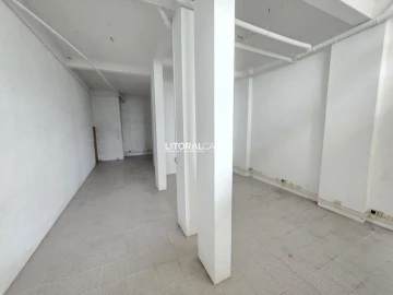 Loja para Arrendamento em Esgueira