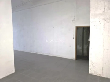 Loja para Arrendamento em Esgueira