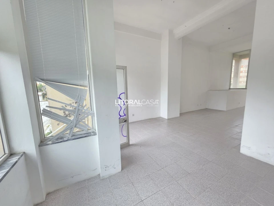 Loja para Arrendamento em Esgueira Foto 7