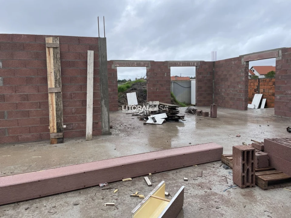 Moradia T3 para Venda em Carapelhos Foto 5