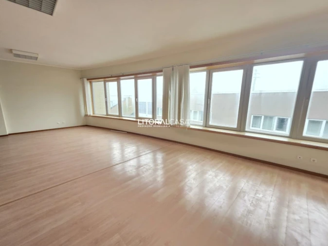 Loja para Arrendamento em Gafanha da Nazaré Foto 8