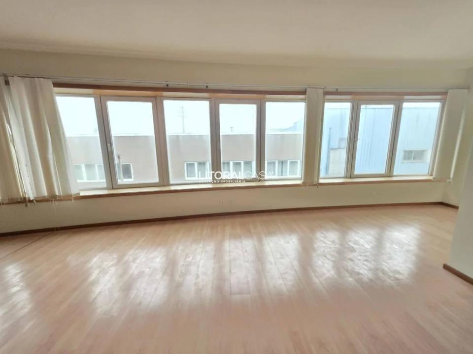 Loja para Arrendamento em Gafanha da Nazaré Foto 7