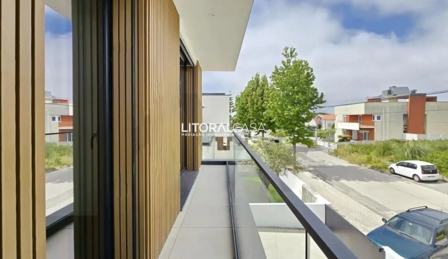 Moradia T4 para Venda em Aradas Foto 23