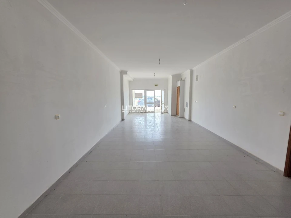 Loja para Arrendamento em Azambuja Foto 13