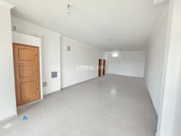 Loja para Arrendamento em Azambuja