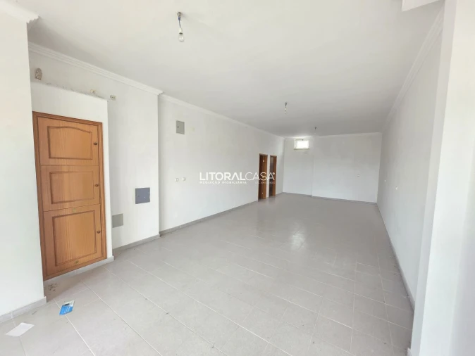 Loja para Arrendamento em Azambuja Foto 7